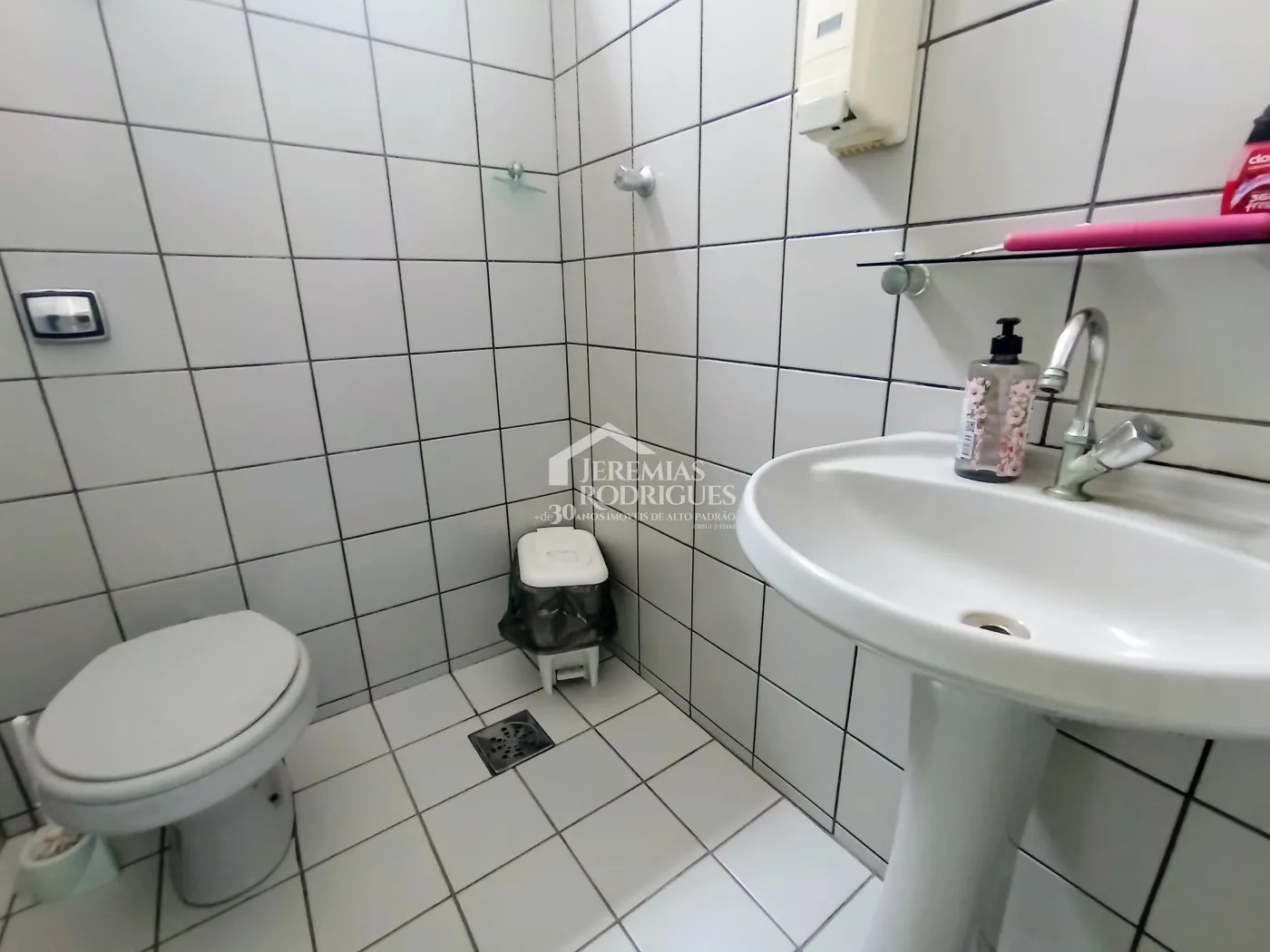 Ponto comercial para venda com 161 m² no bairro São Benedito em Pindamonhangaba/SP