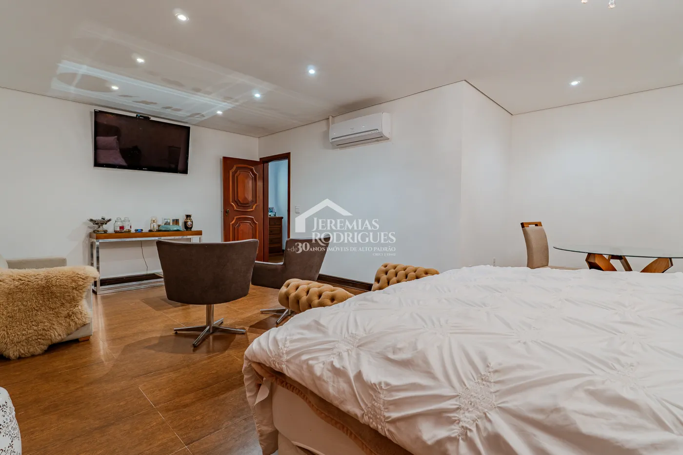 Fazenda à venda com 183.000 m² em Campinas/SP.