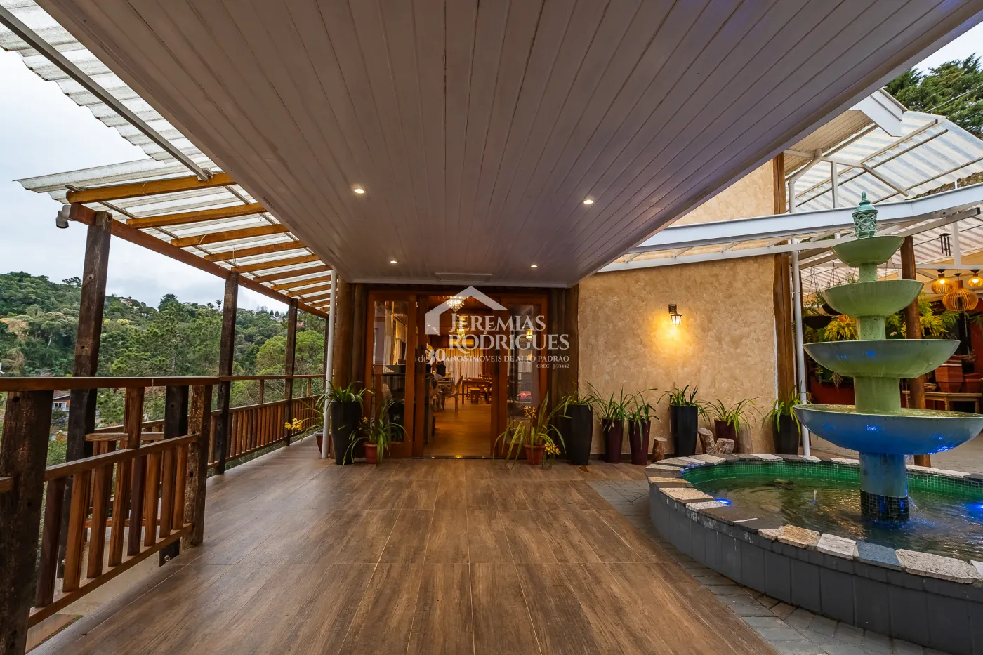 Casa com 5 suítes, 950 m² - Alto do Capivari - Campos do Jordão/SP