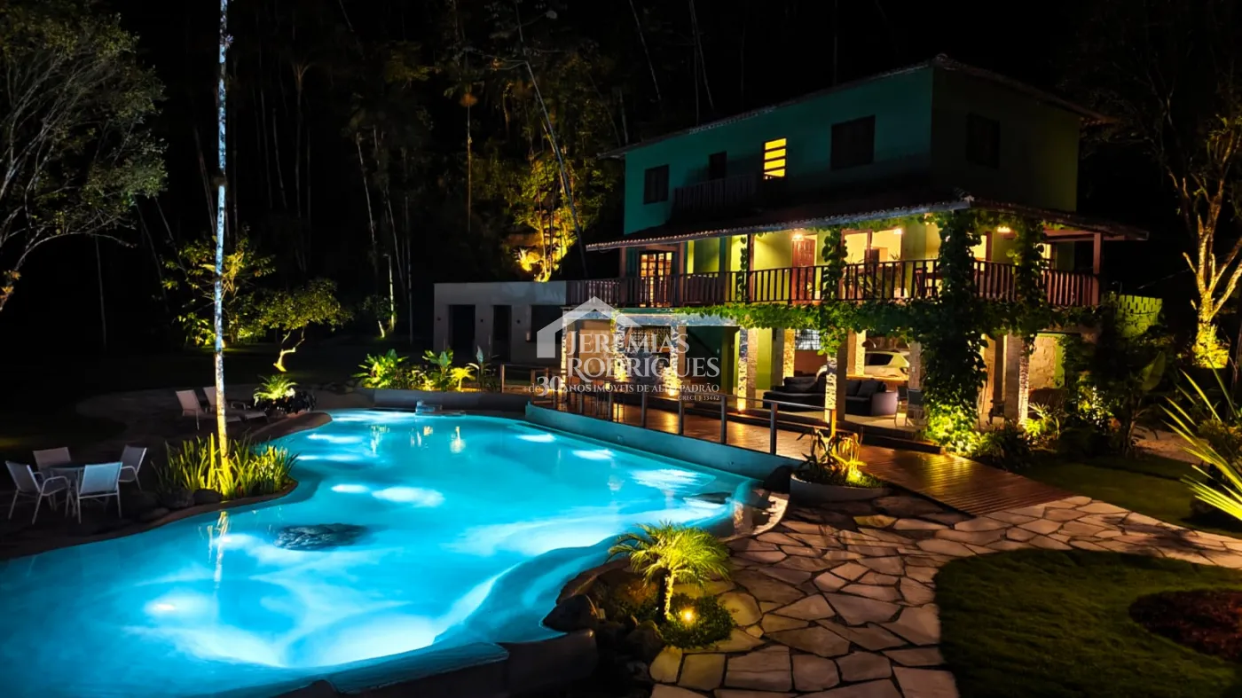 Casa com 3 dormitórios, 350 m² - Ubatumirim - Ubatuba/SP