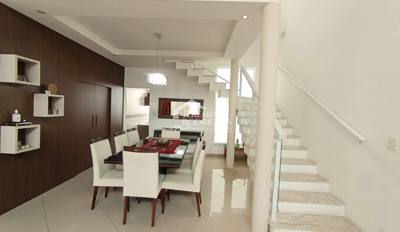 Casa para venda e locação com 4 dormitórios no Condomínio Jatobá em Tremembé/SP.