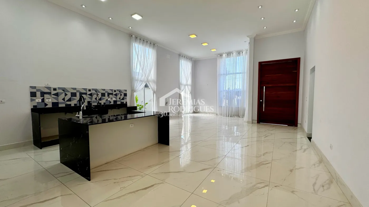 Casa para venda com 3 suítes no Condomínio Reserva dos Lagos em Pindamonhangaba/SP