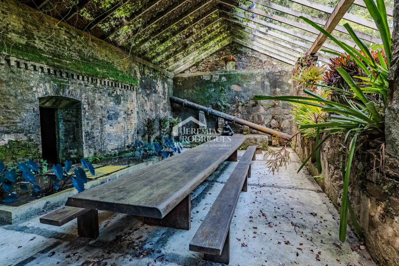 Fazenda à venda com 3.389.000,00 m² em Piraí/RJ.