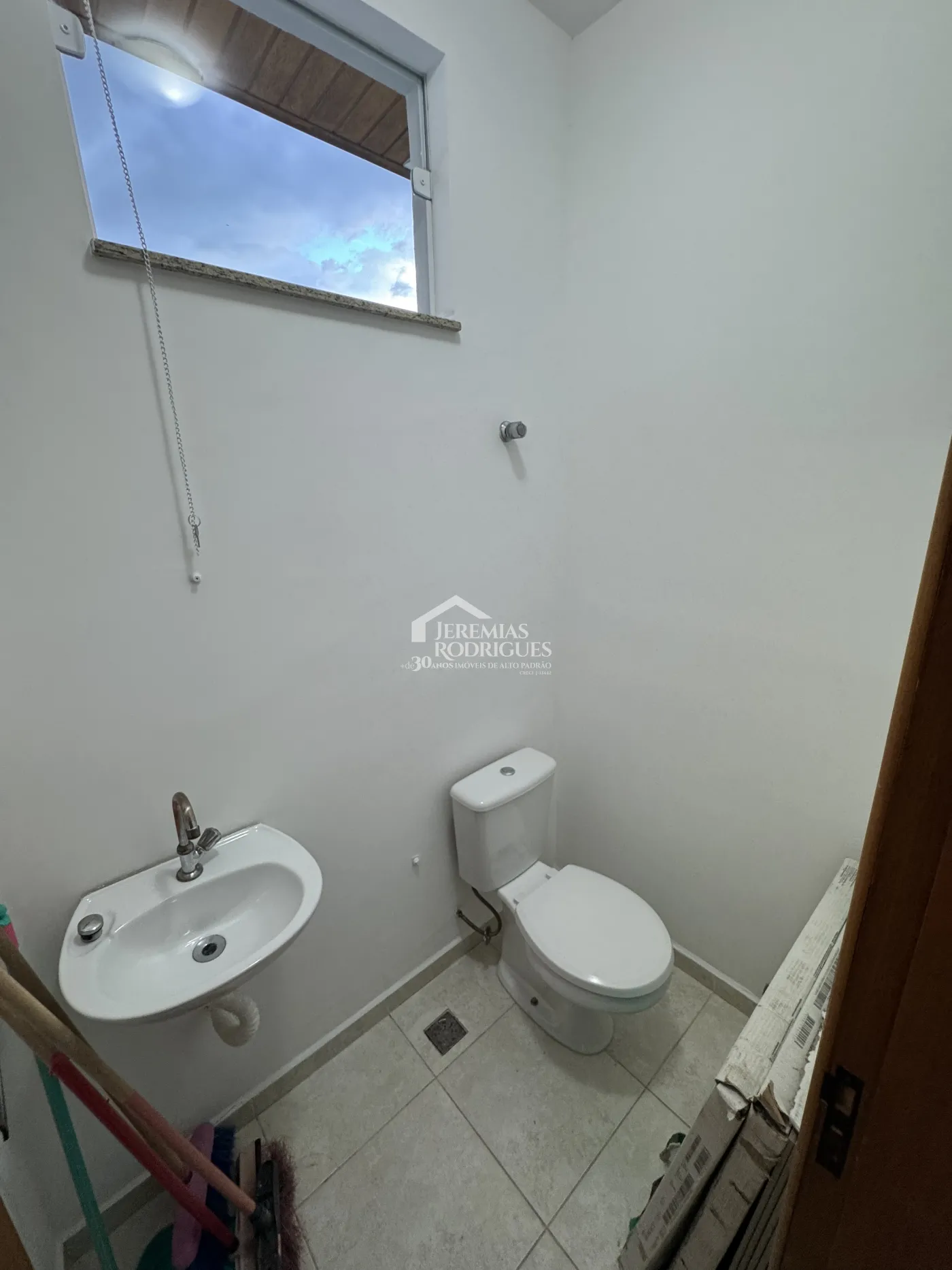 Casa para venda com 3 dormitórios no Condomínio Campos do Conde II Chamboard em Tremembé/SP
