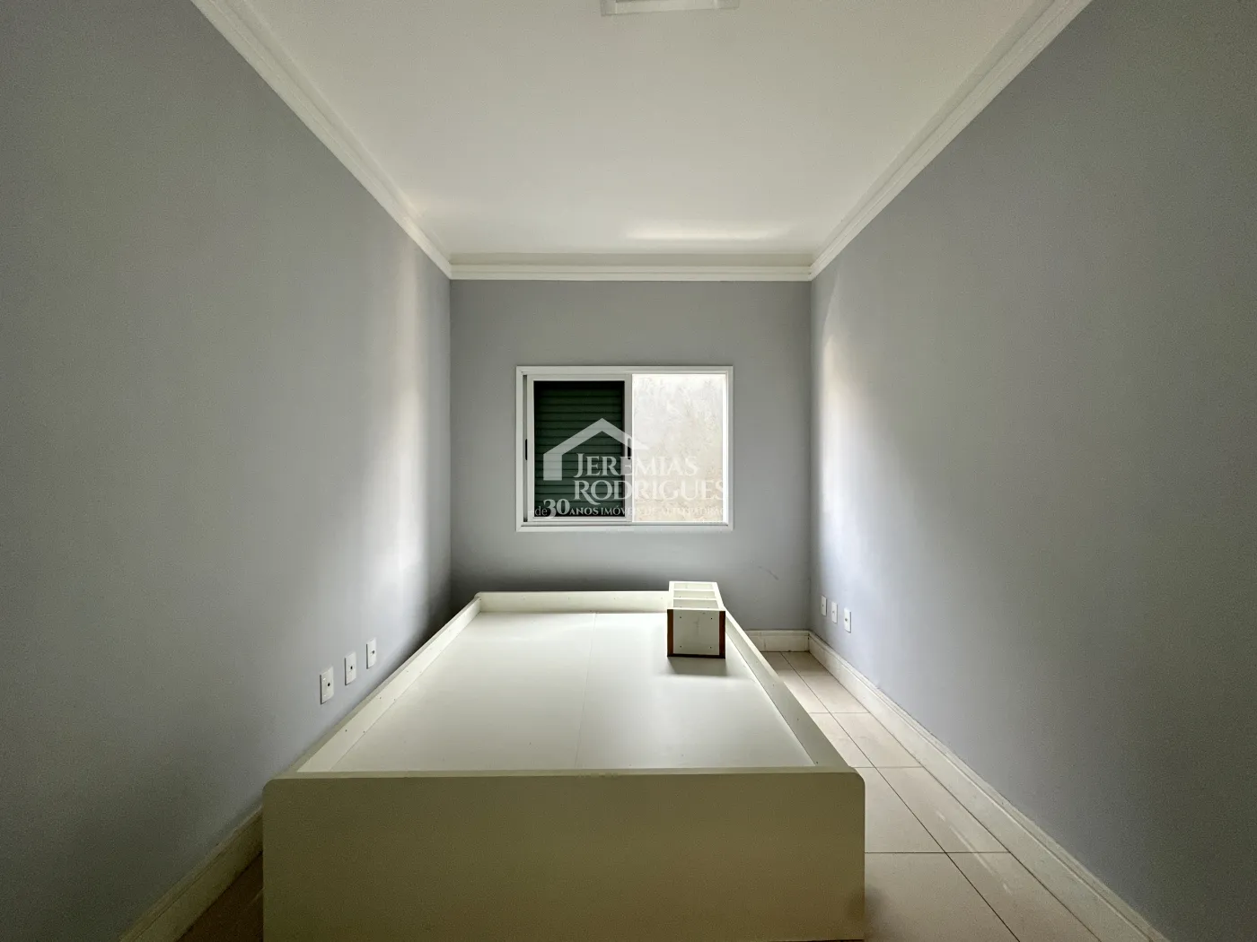 Sobrado com 3 dormitórios, 302 m2 - Condomínio Campos do Conde II - Tremembé/SP.