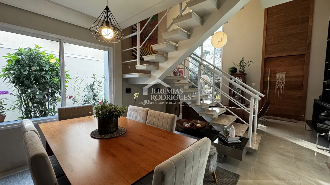 Casa para locação com 3 suítes no Condomínio Reserva dos Lagos em Pindamonhangaba/SP.