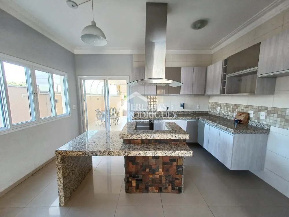 Casa à venda por R$ 999.000,00 - Pindamonhangaba/SP