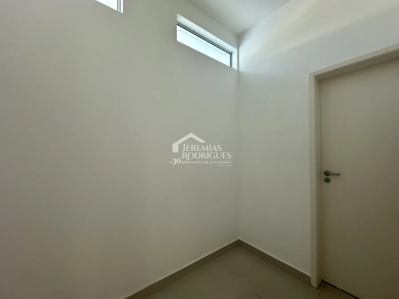 Casa para venda com 3 dormitórios no Condomínio Campos Do Conde I em Tremembé/SP