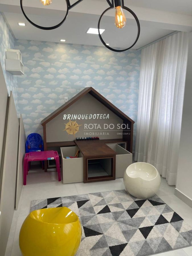 Comodoro apartamento mobiliado com 3 suítes e 2 vagas na Meia Praia Itapema SC