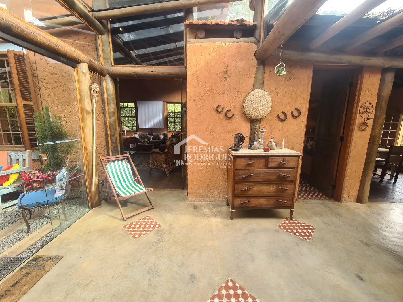 Chácara à venda com 400 m² no bairro Santa Cruz em Santo Antônio do Pinhal/SP.