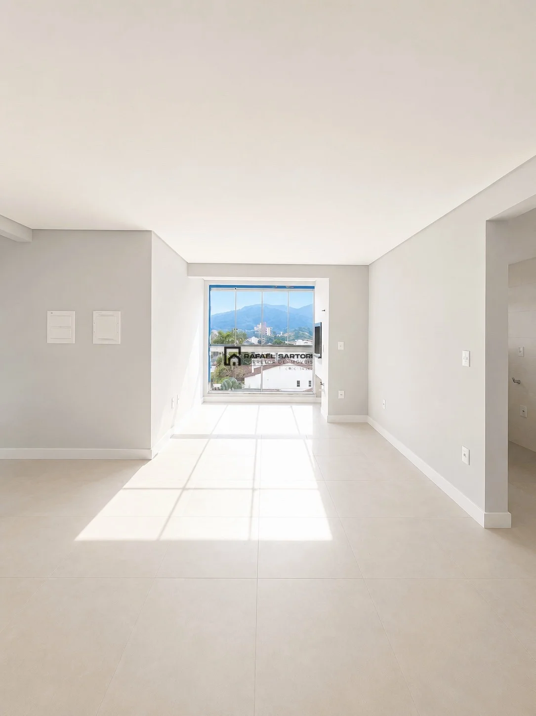 APARTAMENTO COM 03 QUARTOS NO CENTRO
