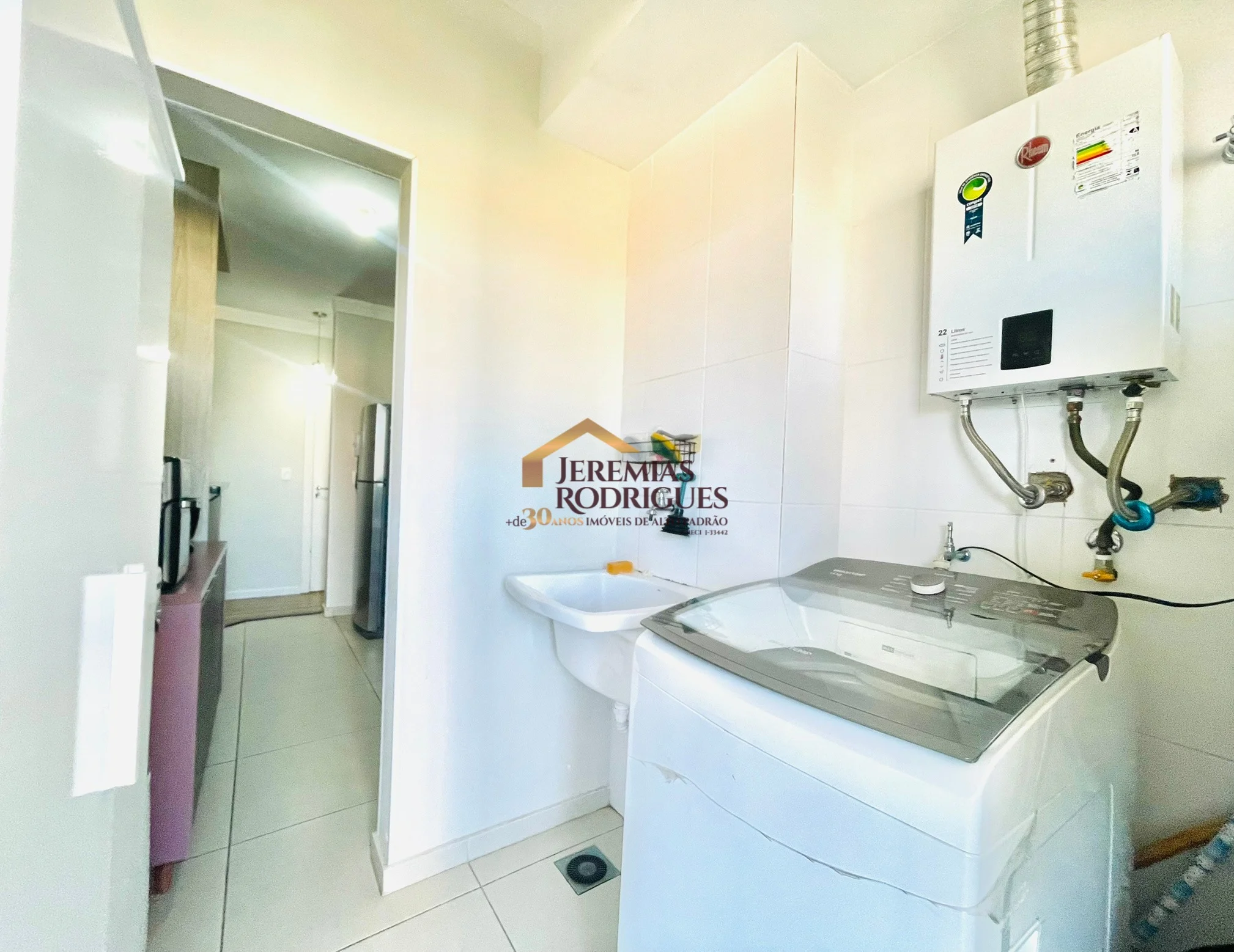 Apartamento à venda no Edifício Maison em Taubaté/ SP.