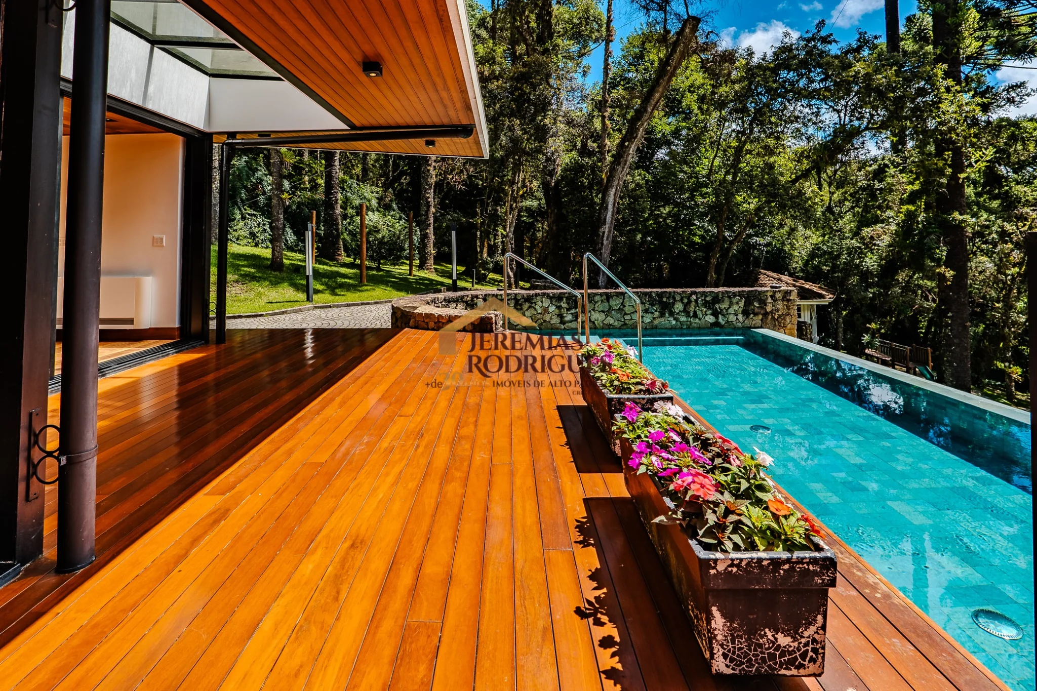 Casa de Campo á venda no Condomínio Residencial Véu da Noiva em Campos do Jordão/SP. — foto 24