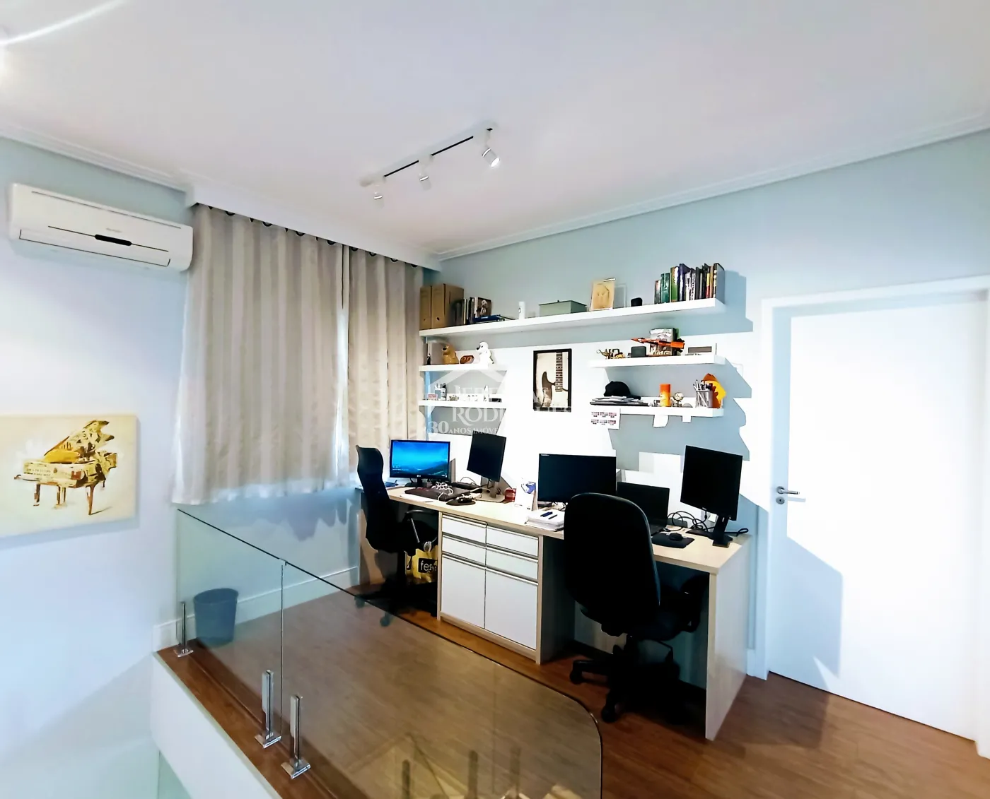 Casa à venda com 4 suítes no Condomínio Altos da Serra VI em São José dos Campos/SP