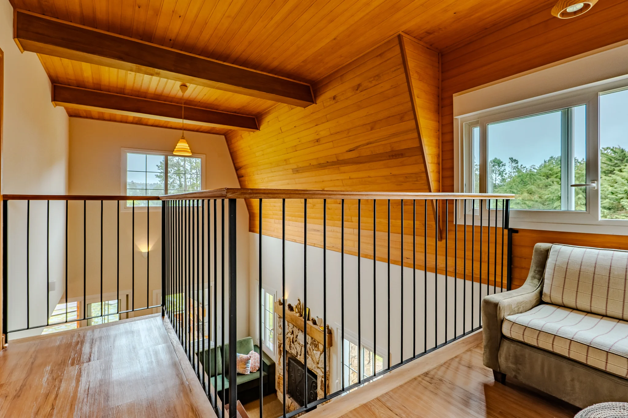 Casa estilo celeiro à venda com 4 suítes no Condomínio Umuarama em Campos do Jordão/SP. — foto 12