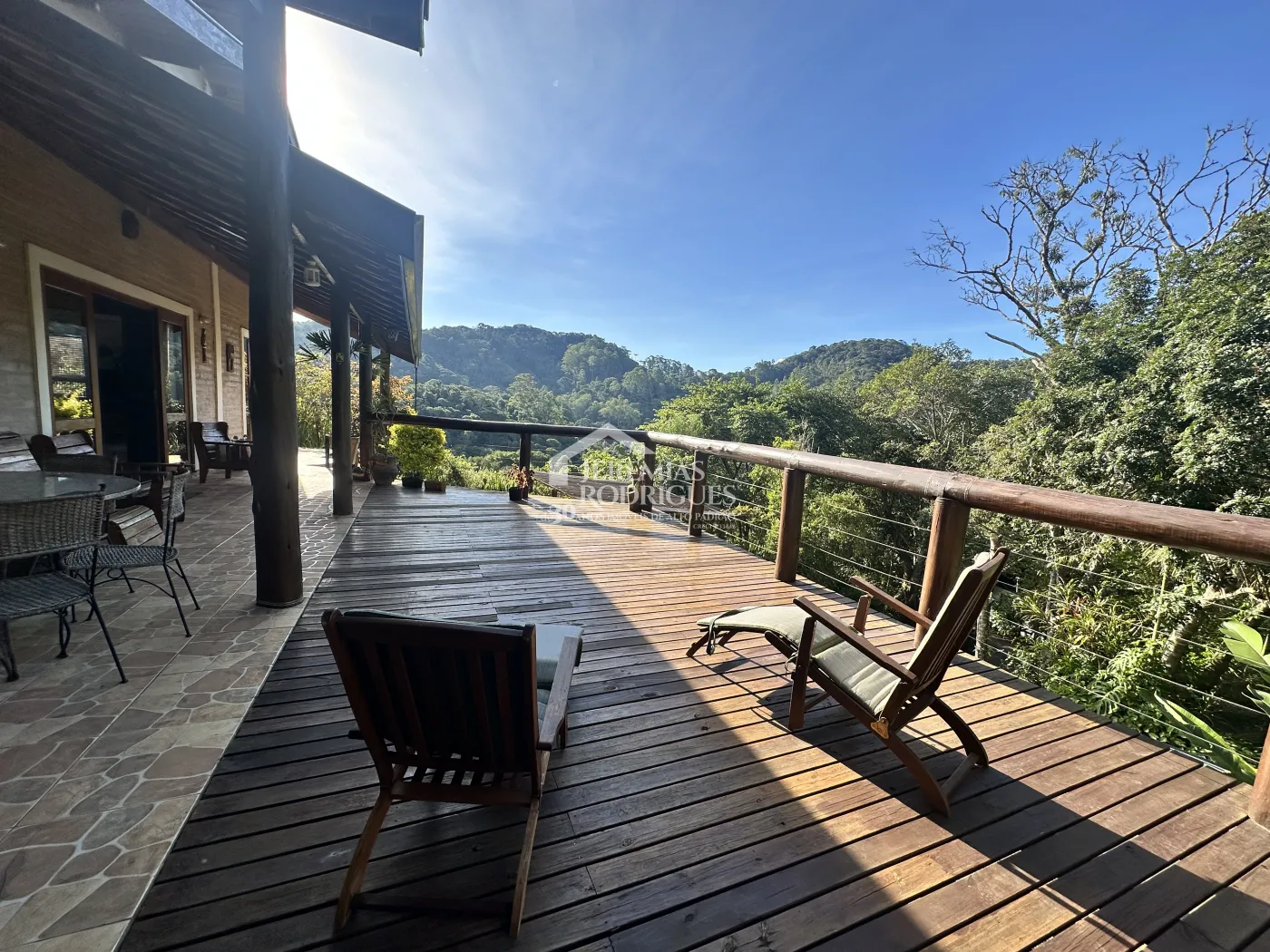 Casa à venda com 3 suítes no Centro em Santo Antônio do Pinhal/SP