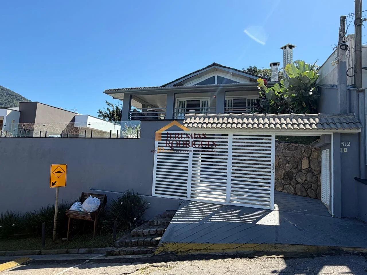Casa à venda no Condomínio Santa Rita em Ubatuba/SP.