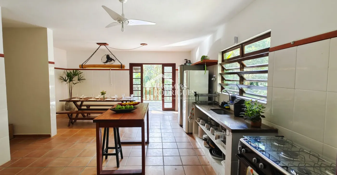 Casa com 3 dormitórios, 350 m² - Ubatumirim - Ubatuba/SP