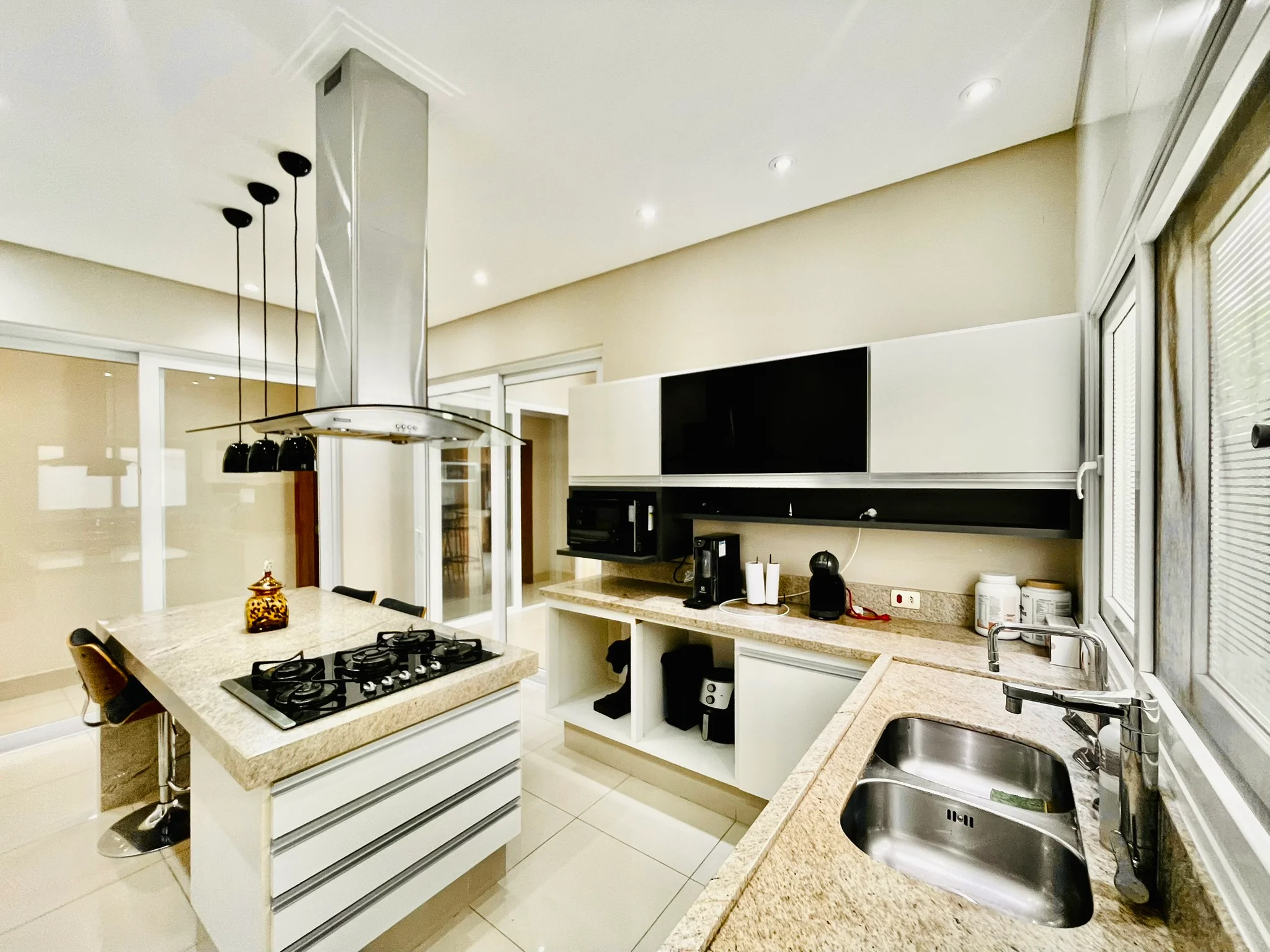 Casa à venda com 3 suítes no Condomínio Residencial San Marco em Taubaté/SP