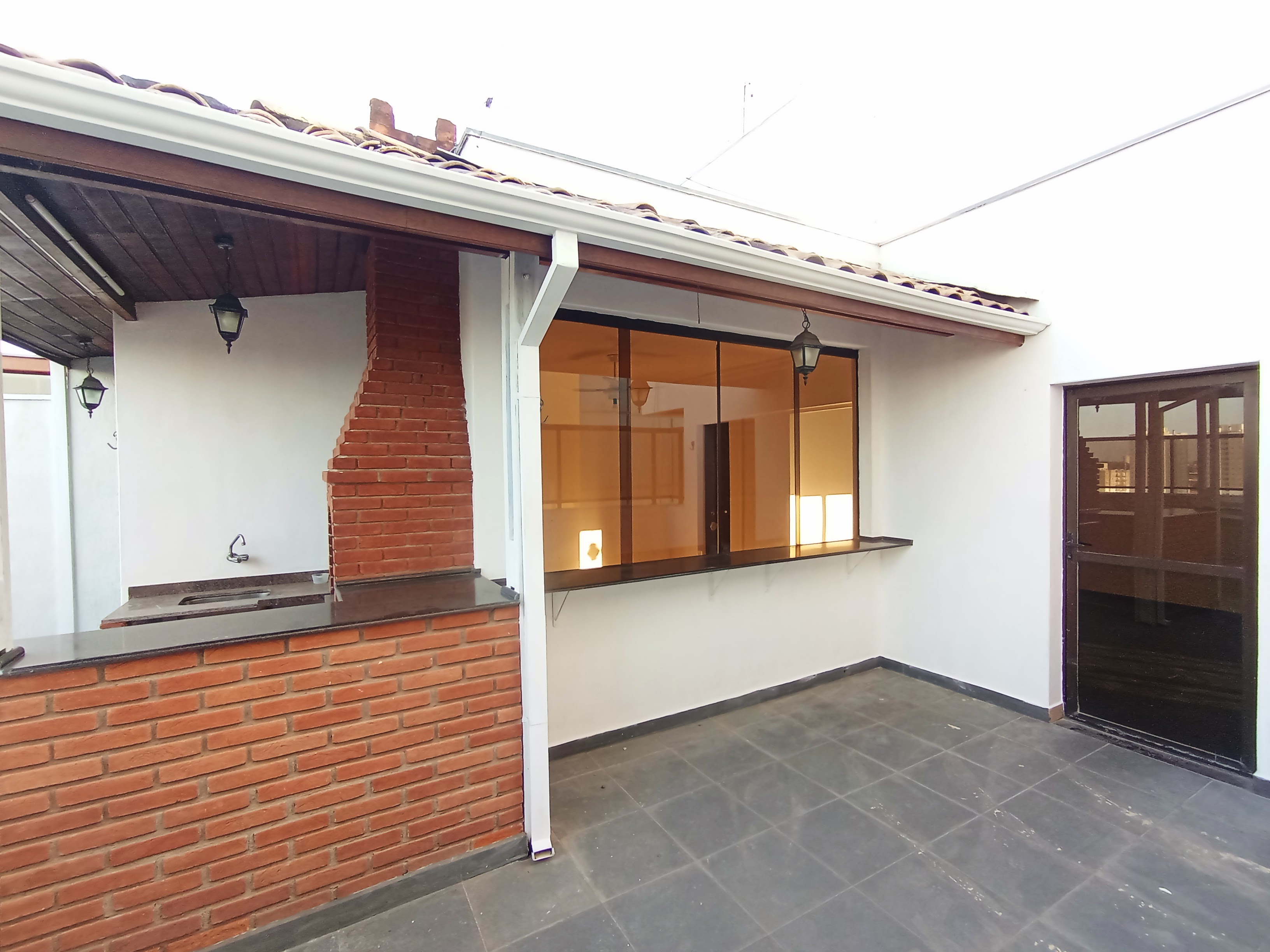 Cobertura à venda com 3 dormitórios, 125 m² no Edifício Michel Abud em Taubaté/SP.