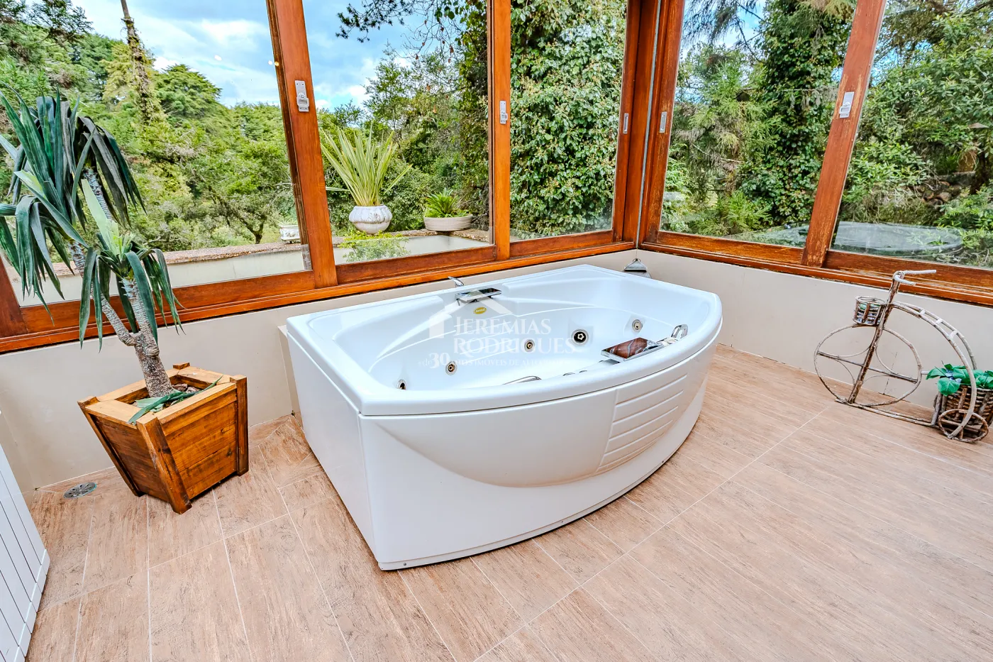 Casa para venda com 5 suítes no Condomínio Villandry em Campos do Jordão/SP