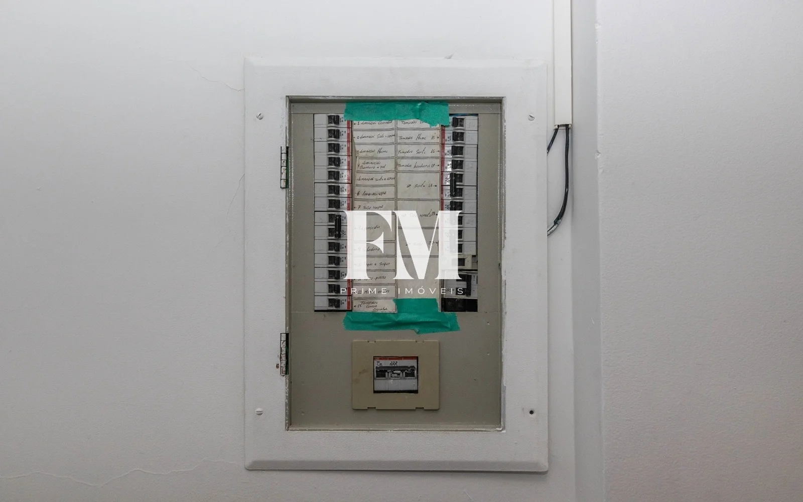 Leblon | Rua Aperana | 2 Quartos (1 Suíte) | 79m² com Varanda e Vaga a Poucos Metros da Praia - foto 37