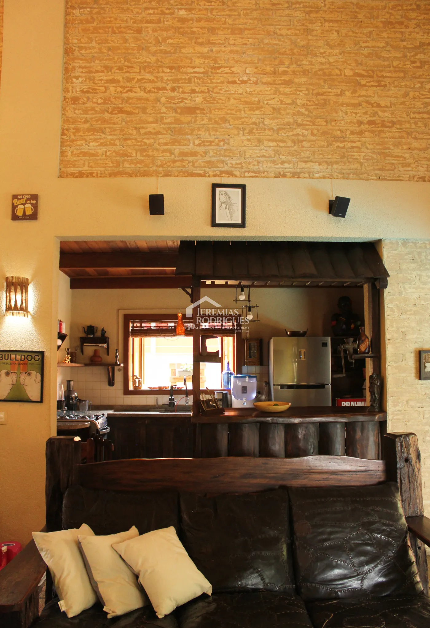 Casa para venda e locação com 5 dormitórios no Condomínio Taubaté Village em Taubaté/SP.