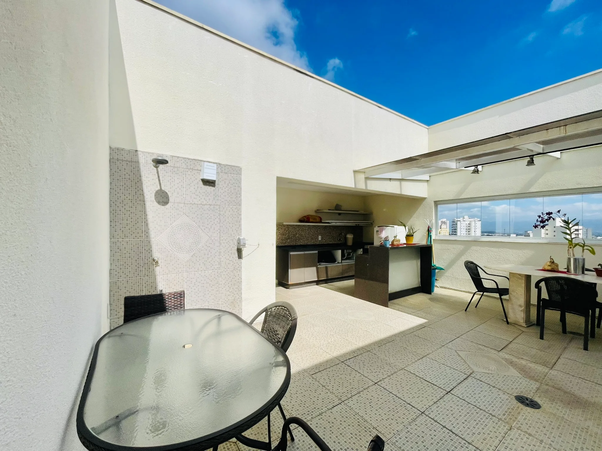 Cobertura duplex à venda no Edifício San Paolo em Taubaté/SP. 