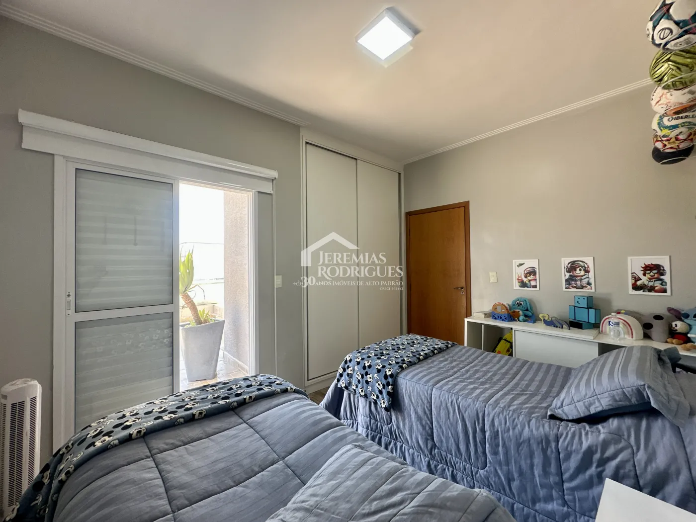 Casa para venda e locação com 3 dormitórios no Condomínio Tecoara em Taubaté/SP.