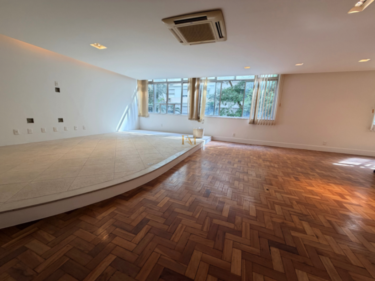 Apartamento à venda com amplitude, design, 4 quartos, e 2 vagas a 350m da praia em Copacabana posto — foto 26