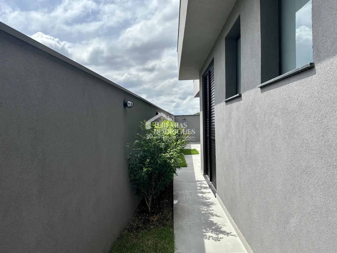 Casa para venda e locação com 3 suítes no Condomínio Cyrela Landscape em Taubaté/SP.