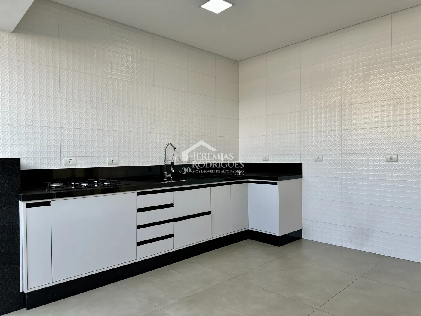 Casa com 3 dormitórios, 169,20 m² - Condomínio Ouro Ville - Taubaté/SP.