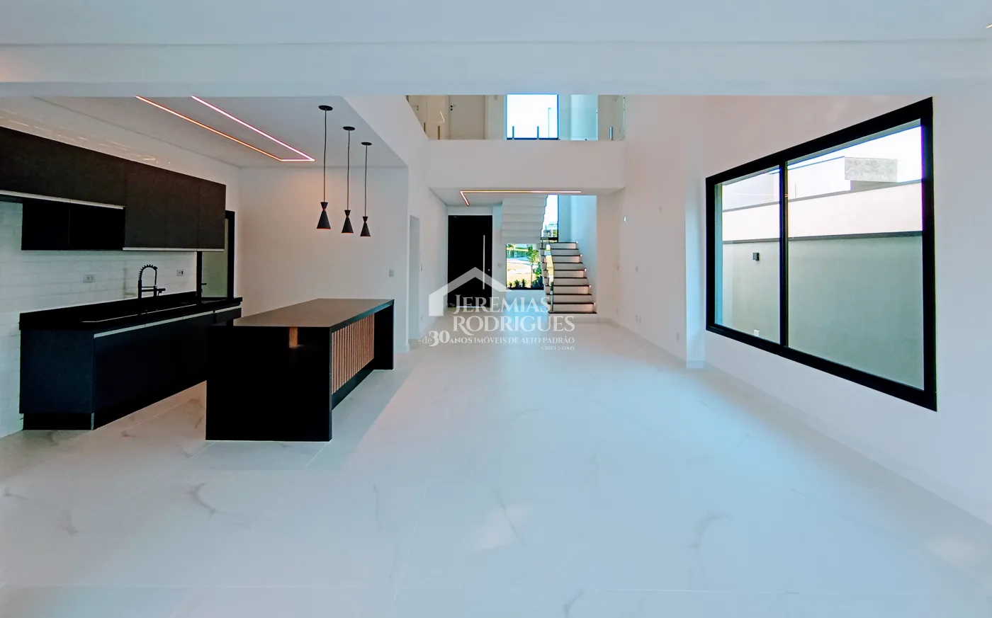 Casa assobradada à venda com 4 dormitórios no Condomínio Cyrella Landscape emTaubaté/SP.