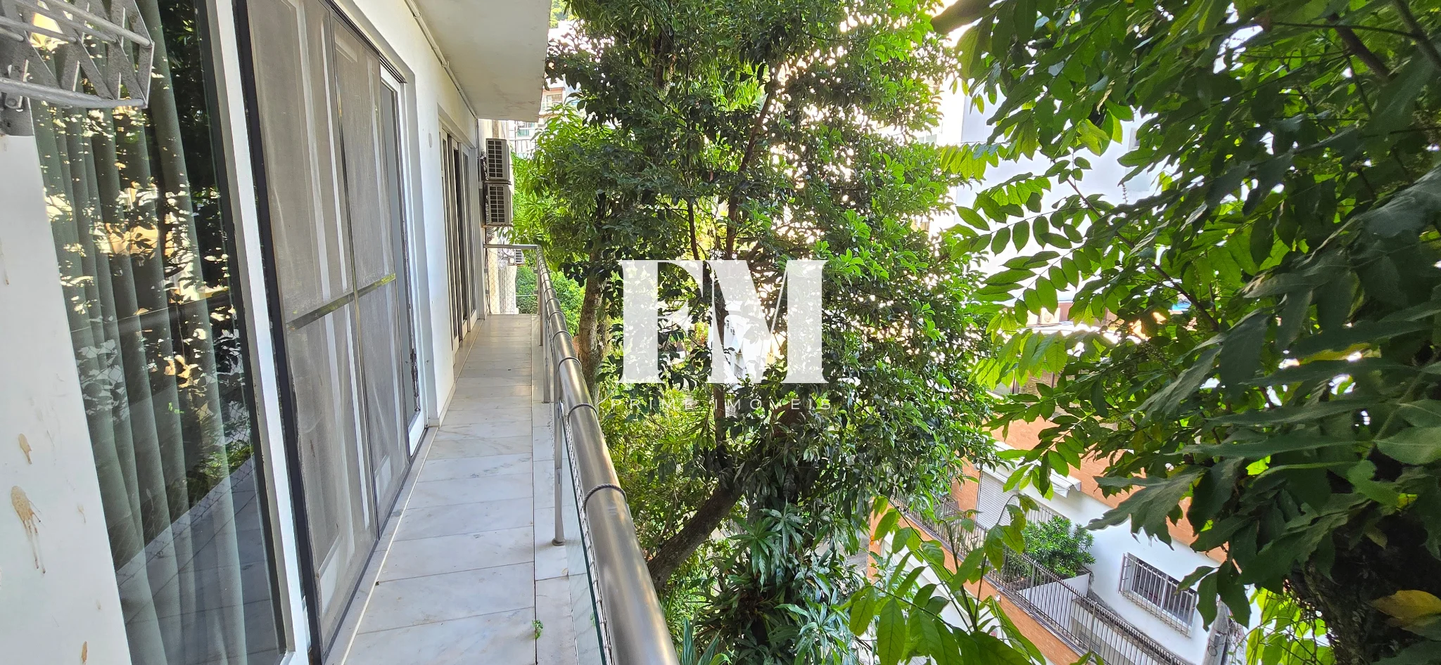 Casa Espetacular a venda na Lagoa | Rua Sacopã | Original 4 Quartos (3 Suítes) | com Piscina e Vista Panorâmica.              e Piscina - foto 50