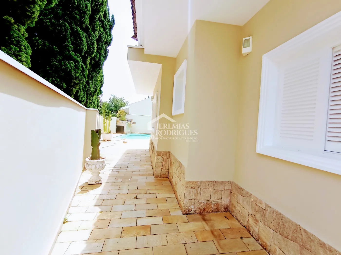 Casa para locação com 4 dormitórios no Condomínio Taubaté Village em Taubaté/SP.