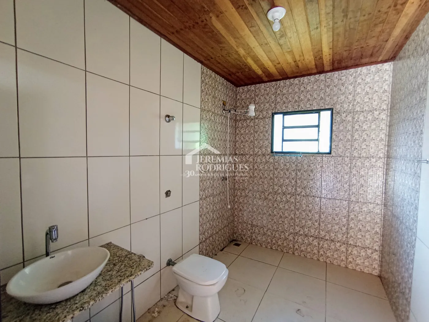 Chácara para locação com 4 dormitórios no bairro Jardim Carlota em Moreira Cesar/SP