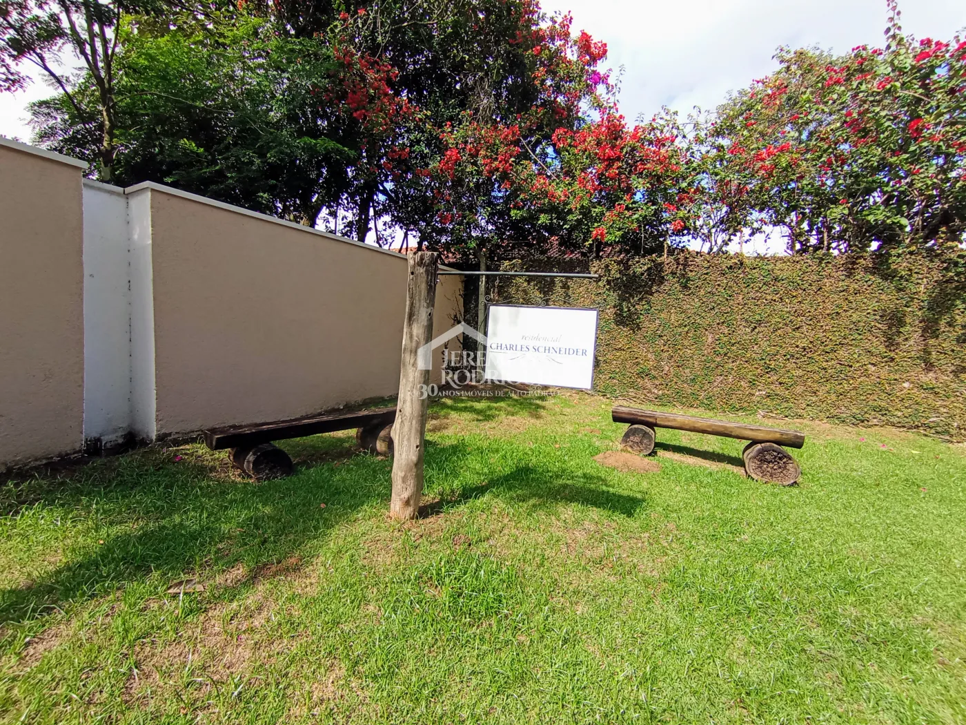 Casa para venda com 2 dormitórios no Residencial Charles Schineider em Taubaté/SP