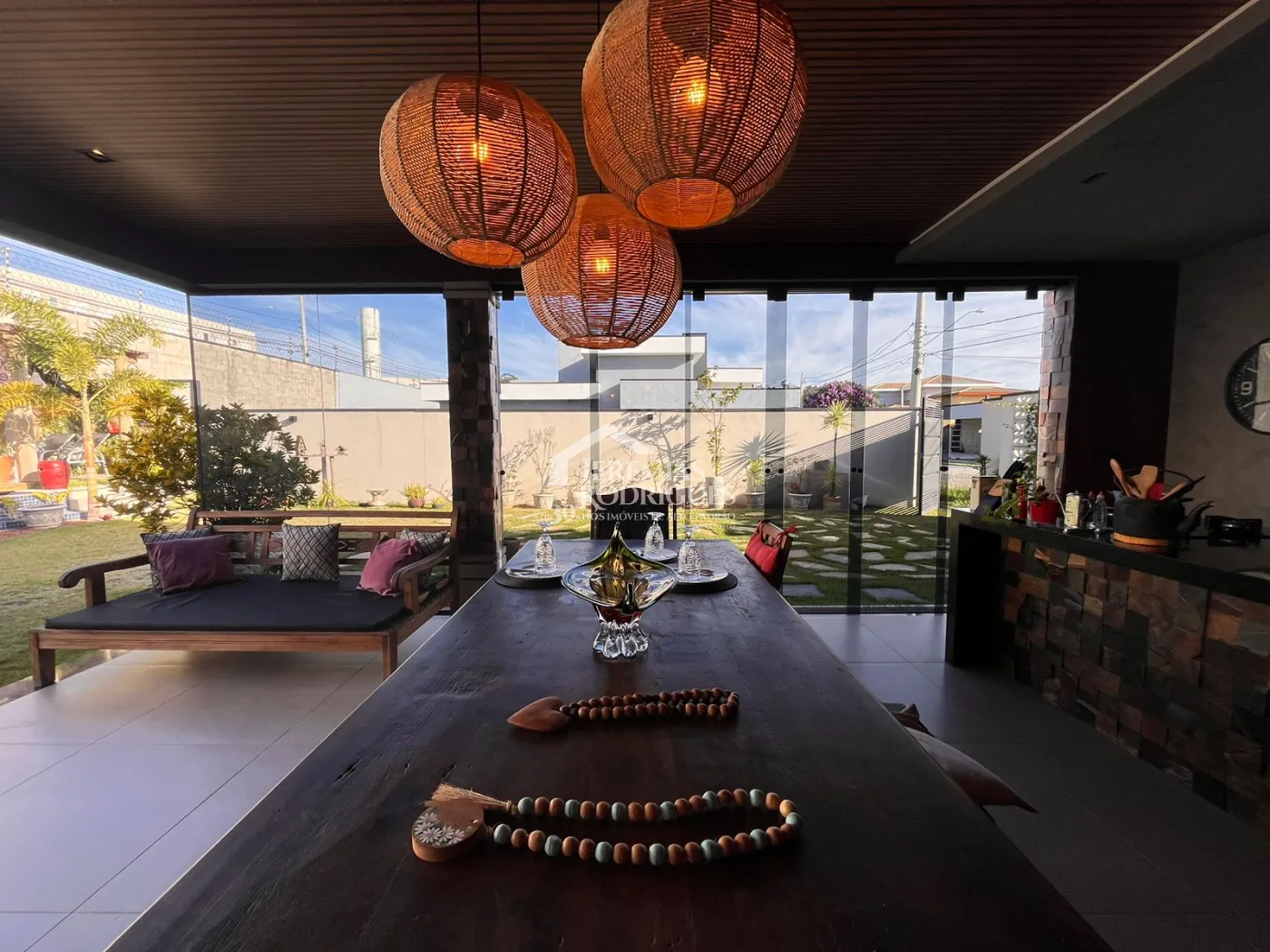 Casa para venda e locação com 2 suítes no Condomínio Verdes Vales em Taubaté/SP