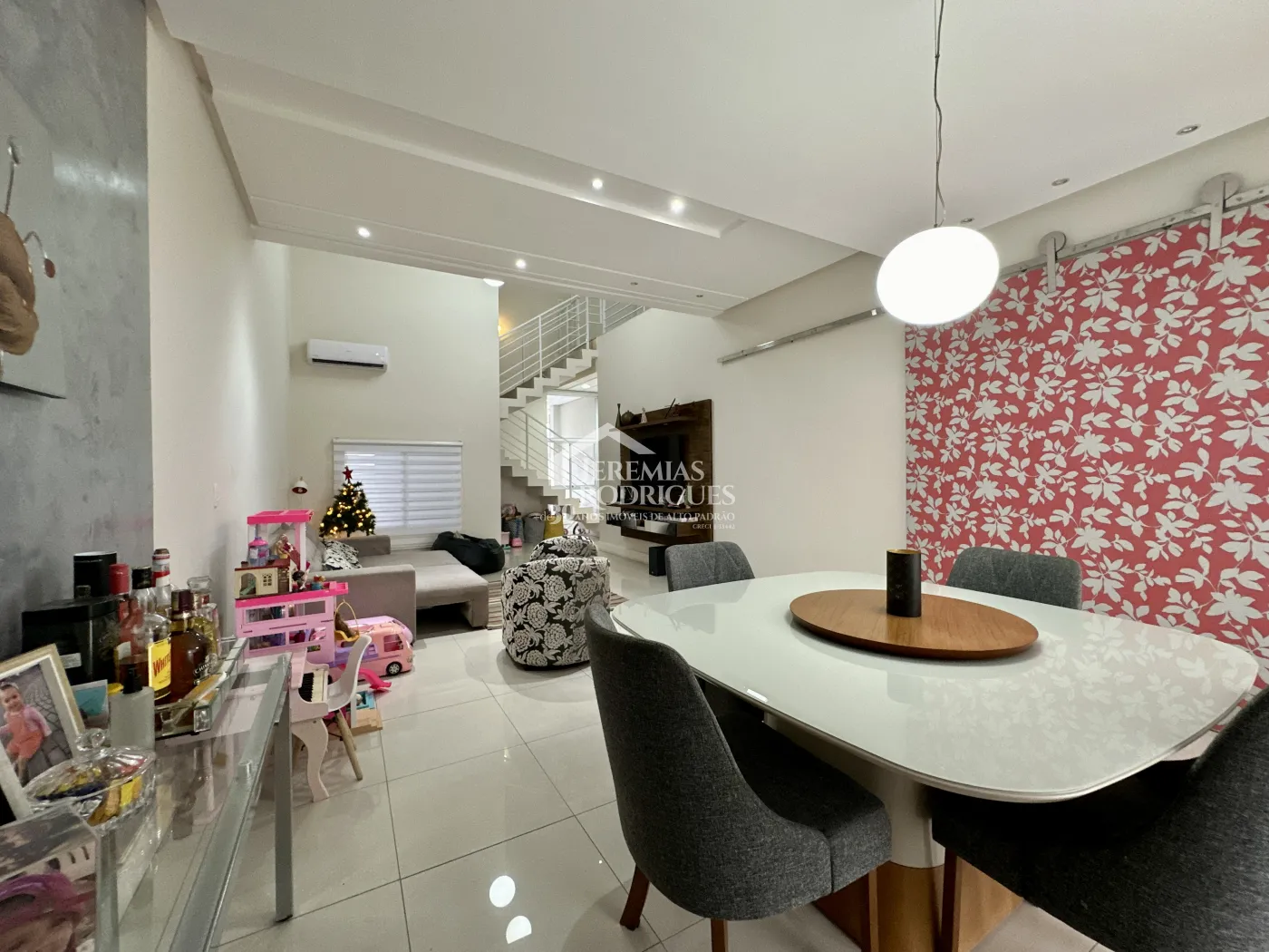 Casa à venda com 3 dormitórios no Condomínio Campos do Conde I em Tremembé/SP