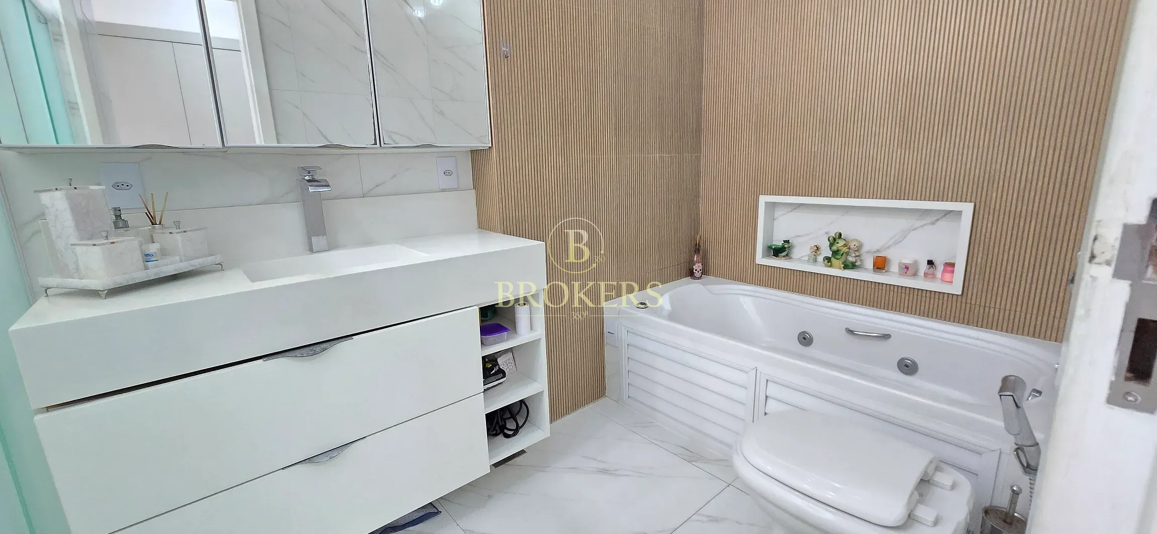 Apartamento espetacular, todo  modernizado à venda na Rua Figueiredo Magalhães, Copacabana, Rio de — foto 16