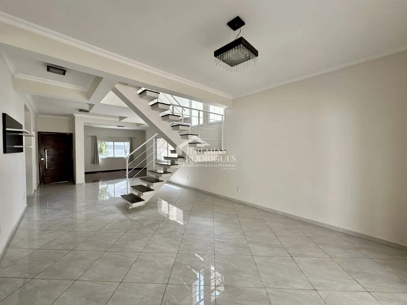 Casa para venda e locação com 4 suítes no Condomínio Campos do Conde II em Tremembé/SP