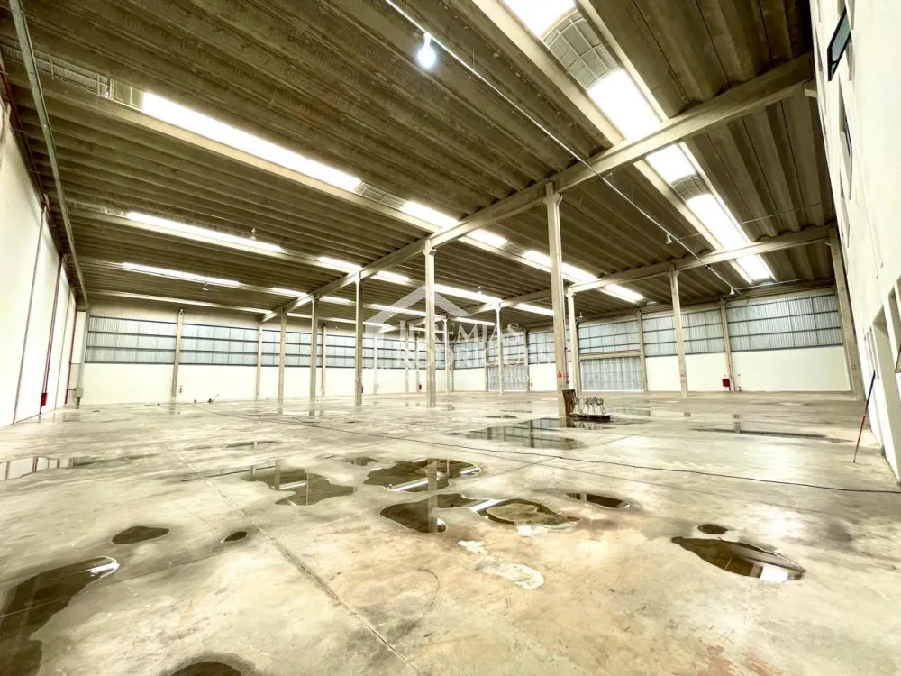 Galpão com 4.800 m² - Jardim Independência - Taubaté/SP.