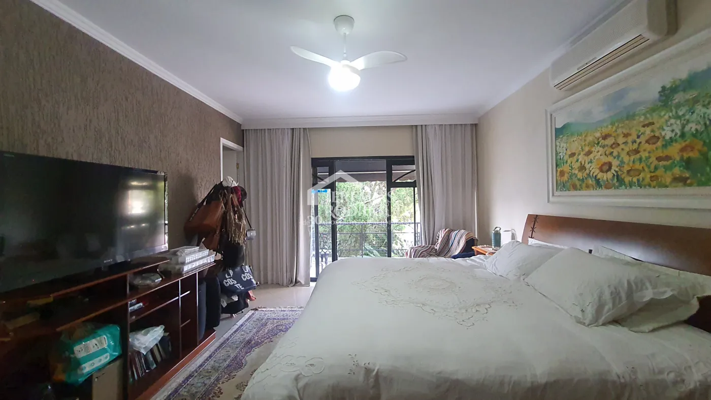 Casa para locação com 5 dormitórios no Centro em Taubaté/SP.
