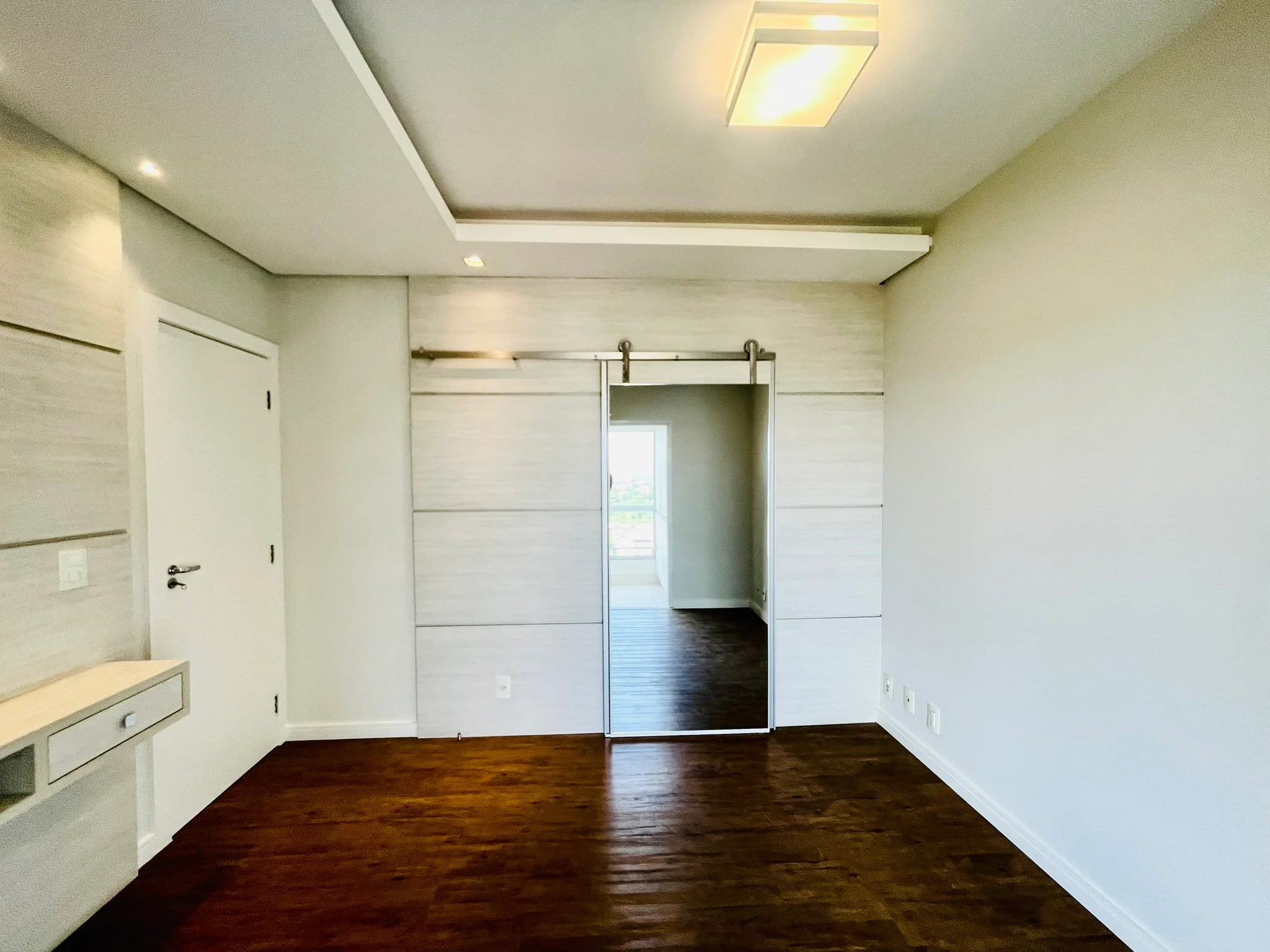 Cobertura duplex com 3 dormitórios no Condomínio Monte Castelo em  Taubaté/SP. 