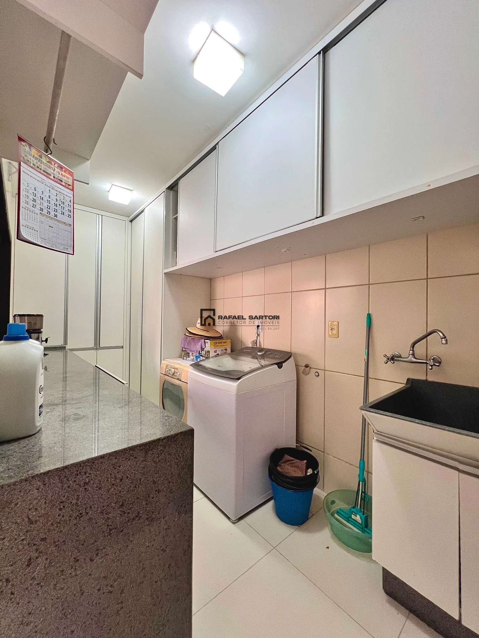 CASA COM 04 QUARTOS BAIRRO AMIZADE