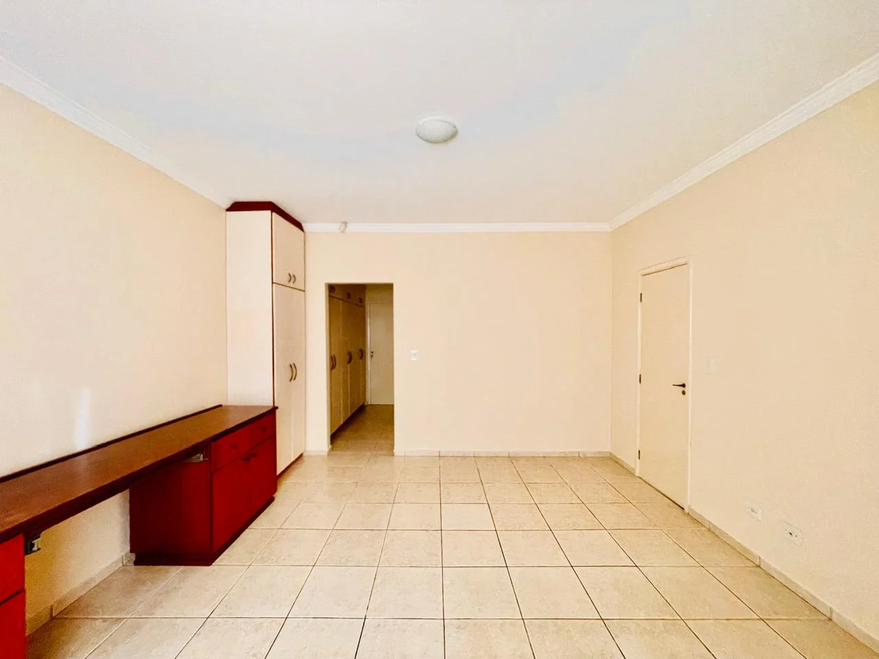 Casa com 3 dormitórios á venda no Condomínio Taubaté Village em Taubaté/SP.