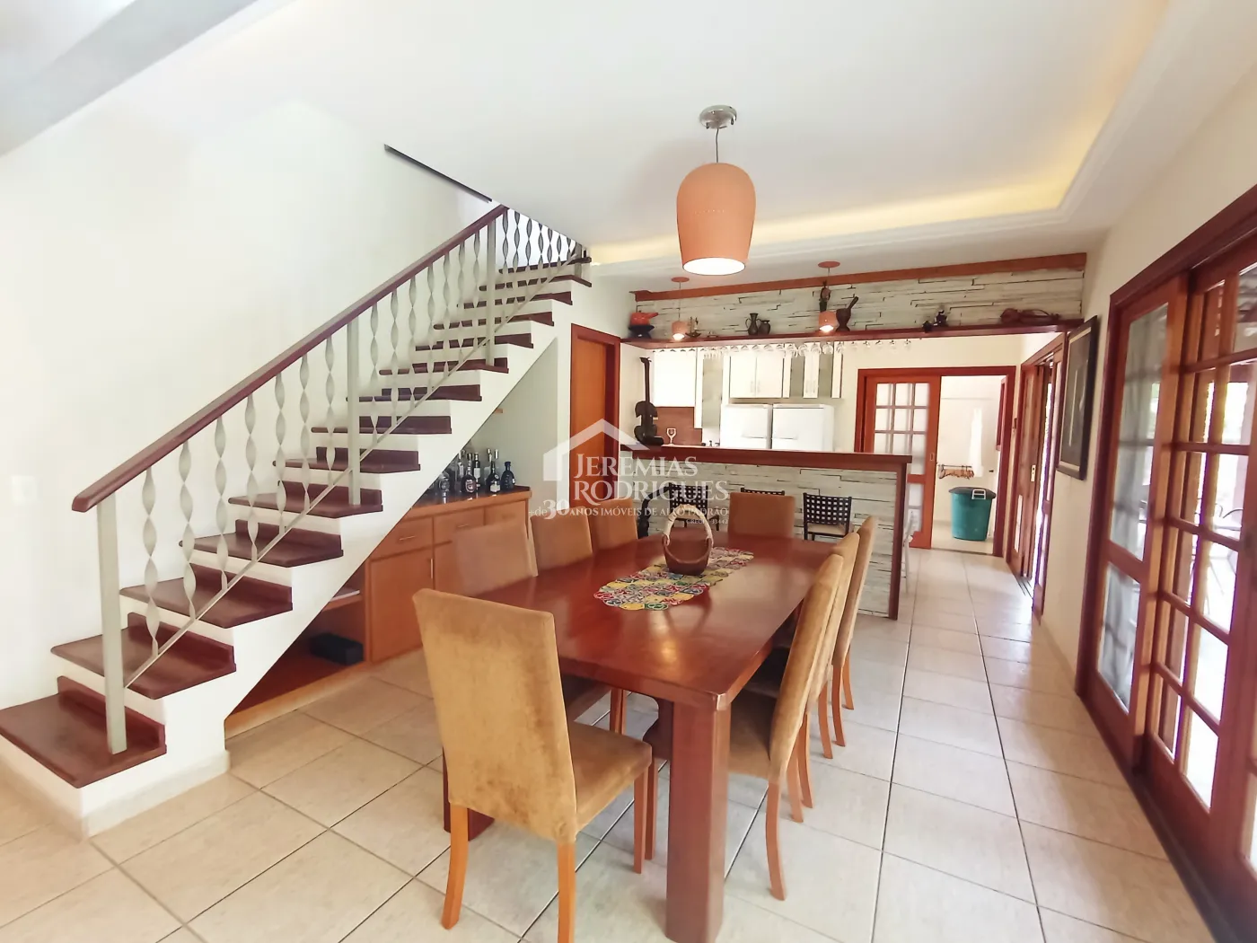 Casa à venda com 3 dormitórios no Condomínio Chácaras Cataguá em Taubaté/SP