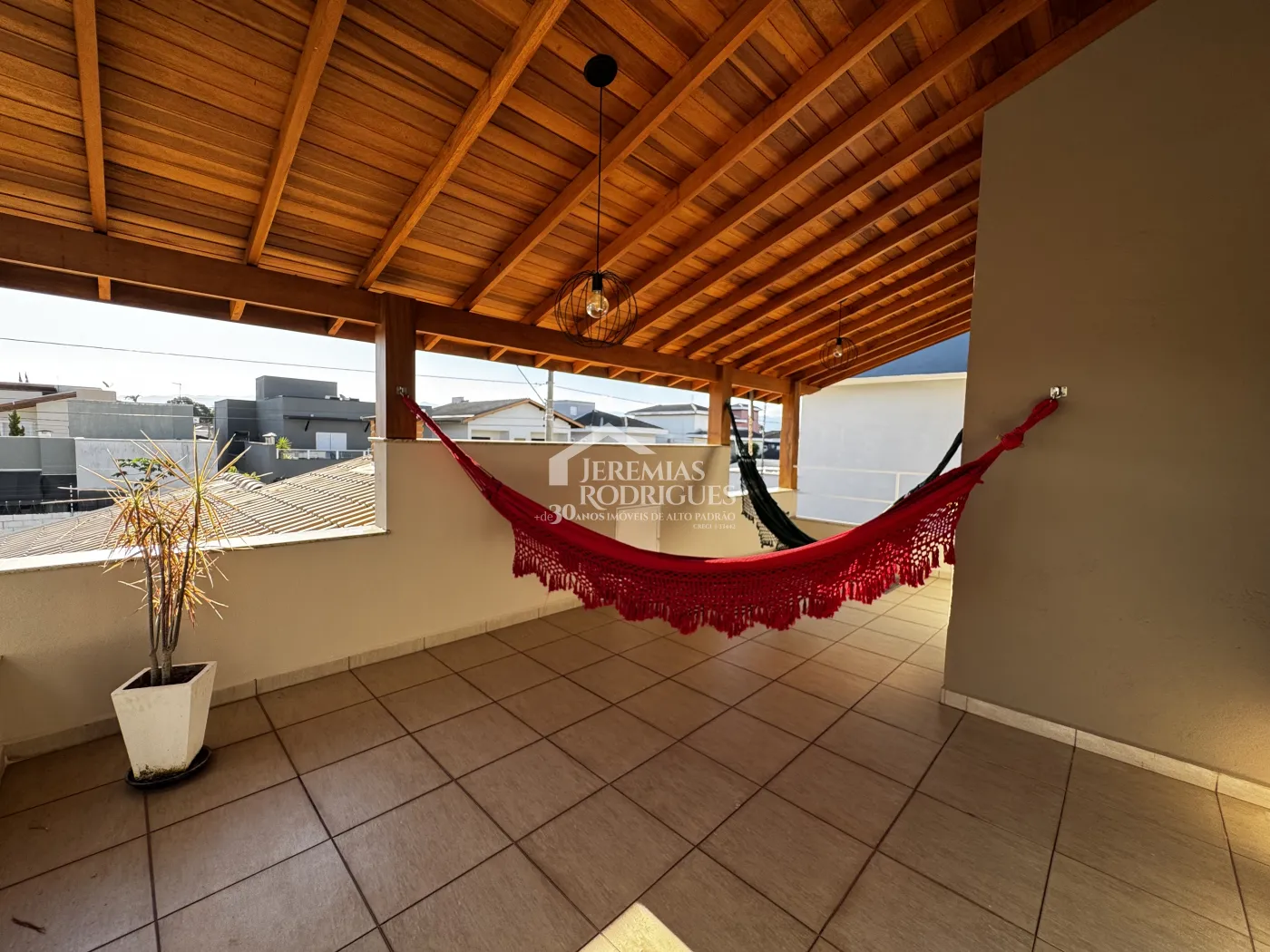 Casa à venda com 3 dormitórios no Condomínio Campos do Conde II em Tremembé/SP