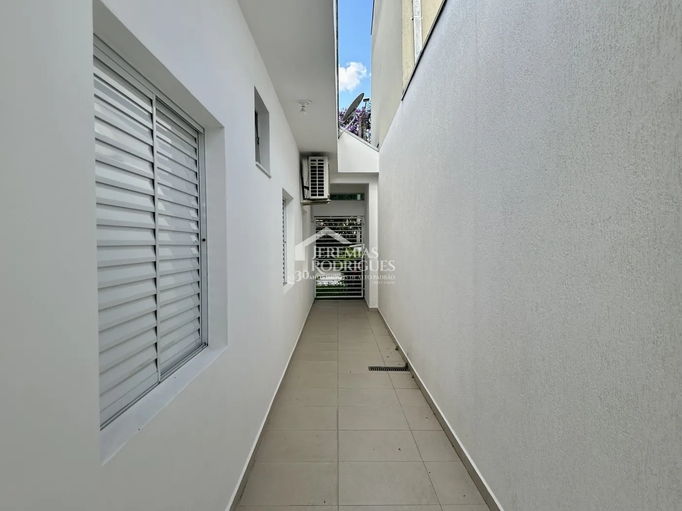 Casa para venda com 3 dormitórios no Condomínio Campos Do Conde I em Tremembé/SP