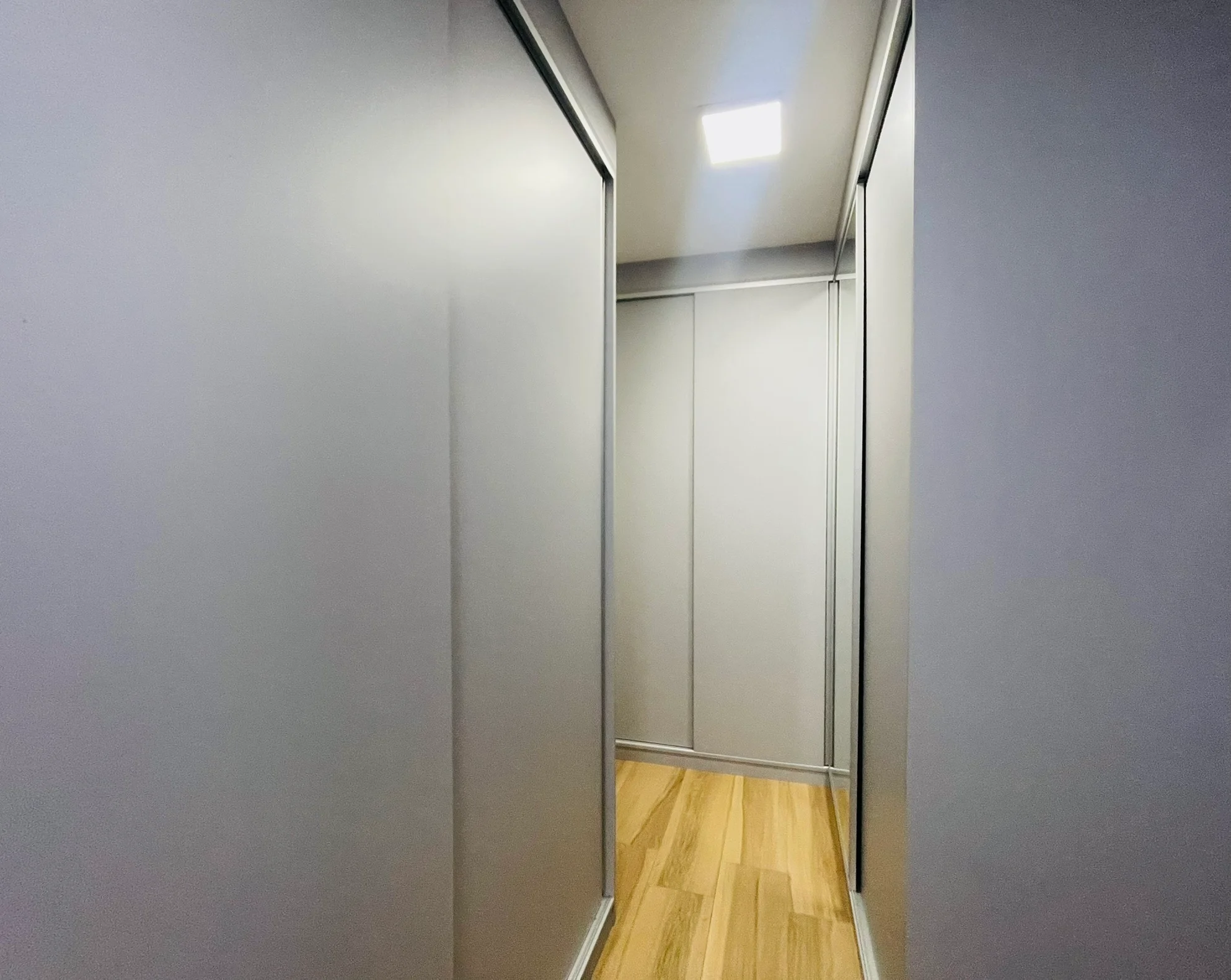 Apartamento à venda com 3 suítes no Condomínio Gran Terrace em Taubaté/SP. 